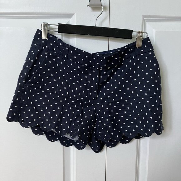 J. Crew Shorts Womens 4 Navy Blue Polka Dot Scallop Chino Flat Front Twee Preppy - Picture 1 of 10
